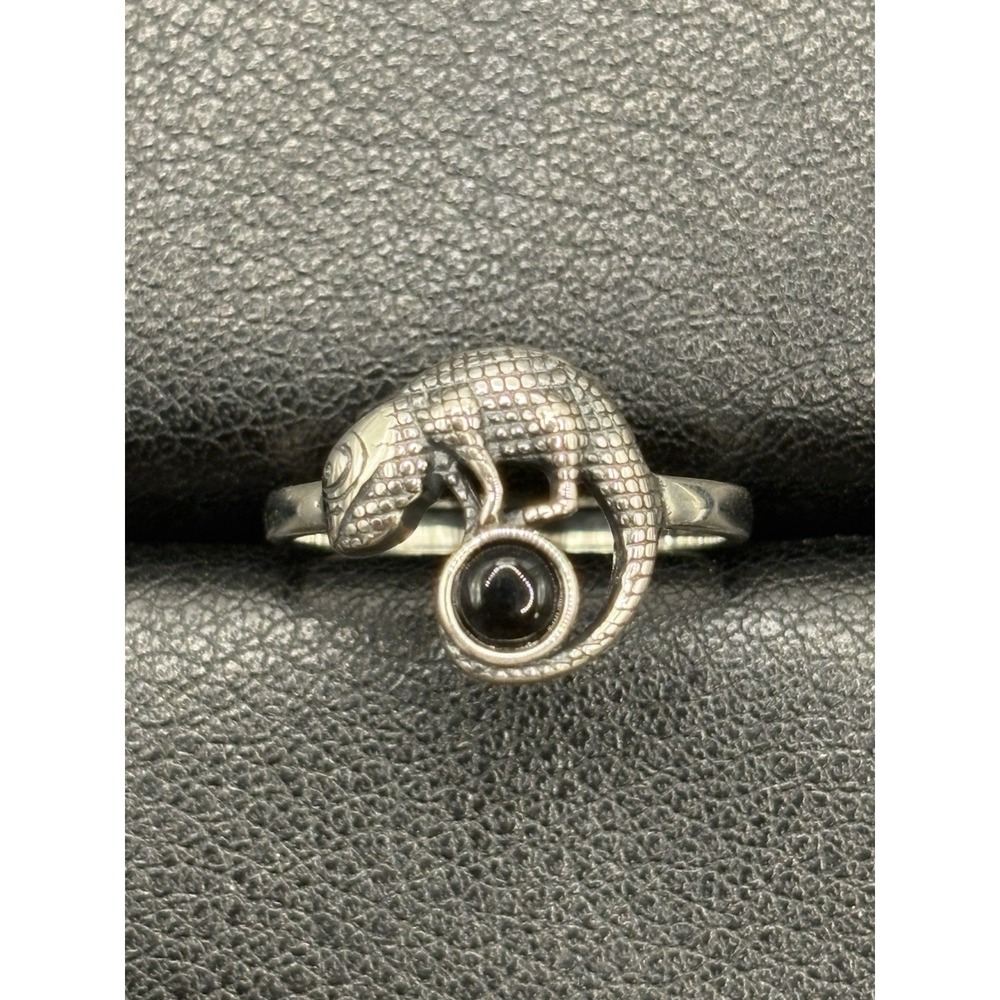 New Condition Sterling Silver Lizard Onyx Ring Size 7 E4